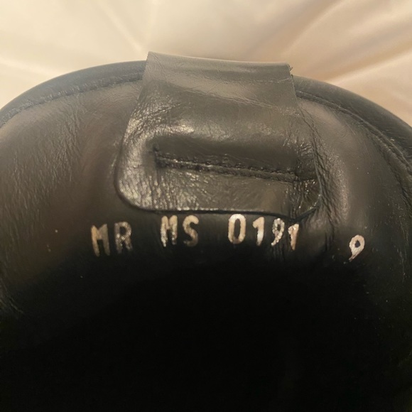 Louis Vuitton Mens Black Hi-Tops - Picture 4 of 4